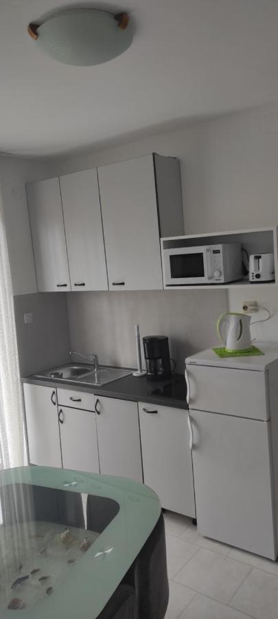 Apartmani Mille Starigrad Exterior photo